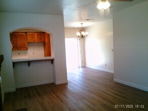 9803 San Ysidro Ln in Bakersfield, CA - Foto de edificio - Building Photo