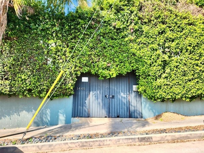 property at 1447 Calumet Ave