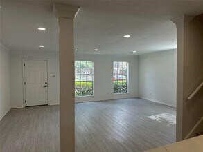 14401 Misty Meadow Ln in Houston, TX - Building Photo - Building Photo