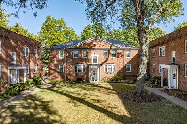 Edgecliff Apartments in Cleveland, OH - Building Photo - Building Photo