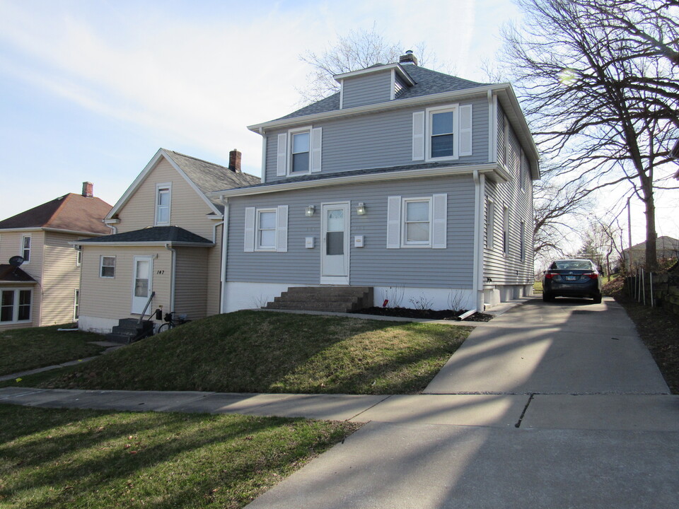 151 6th St in Silvis, IL - Foto de edificio