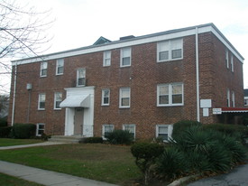 109 Lawson St in Hempstead, NY - Building Photo