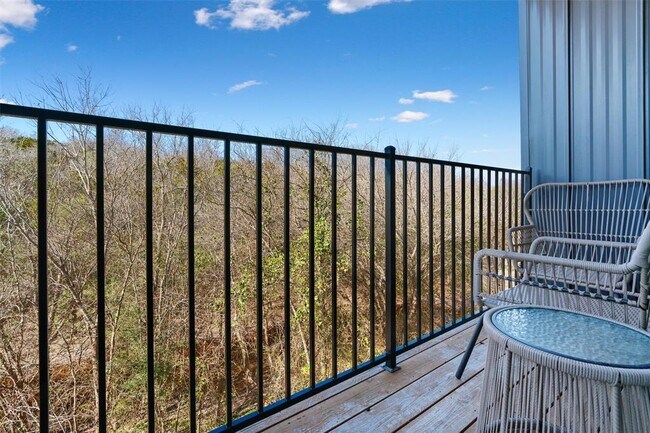 6020 Springdale Rd in Austin, TX - Building Photo - Building Photo