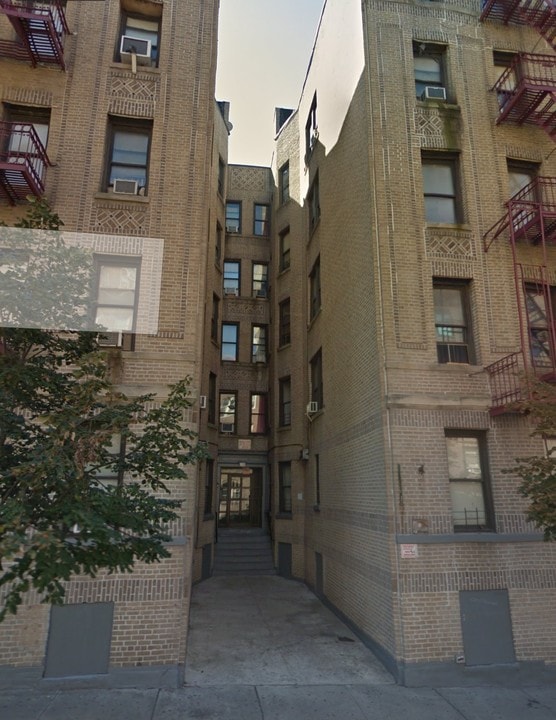 568 W 192nd St in New York, NY - Building Photo