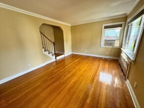 11-02 Charles St in Fair Lawn, NJ - Building Photo - Building Photo