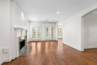 4026 Gramercy St in Houston, TX - Building Photo - Building Photo