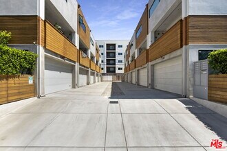 866 S Wilton Pl in Los Angeles, CA - Building Photo - Building Photo