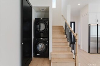 6329 Ranchito Ave in Los Angeles, CA - Building Photo - Building Photo