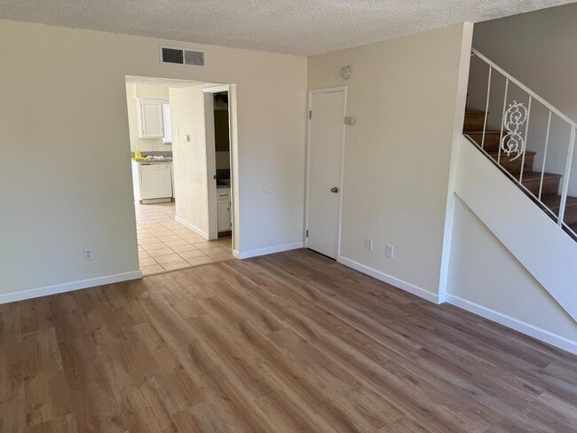 3318 E Sierra Madre Ave in Fresno, CA - Building Photo - Building Photo