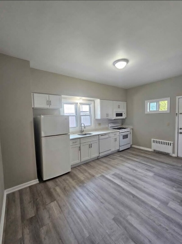 2 Brooks Blvd in Manville, NJ - Building Photo - Building Photo