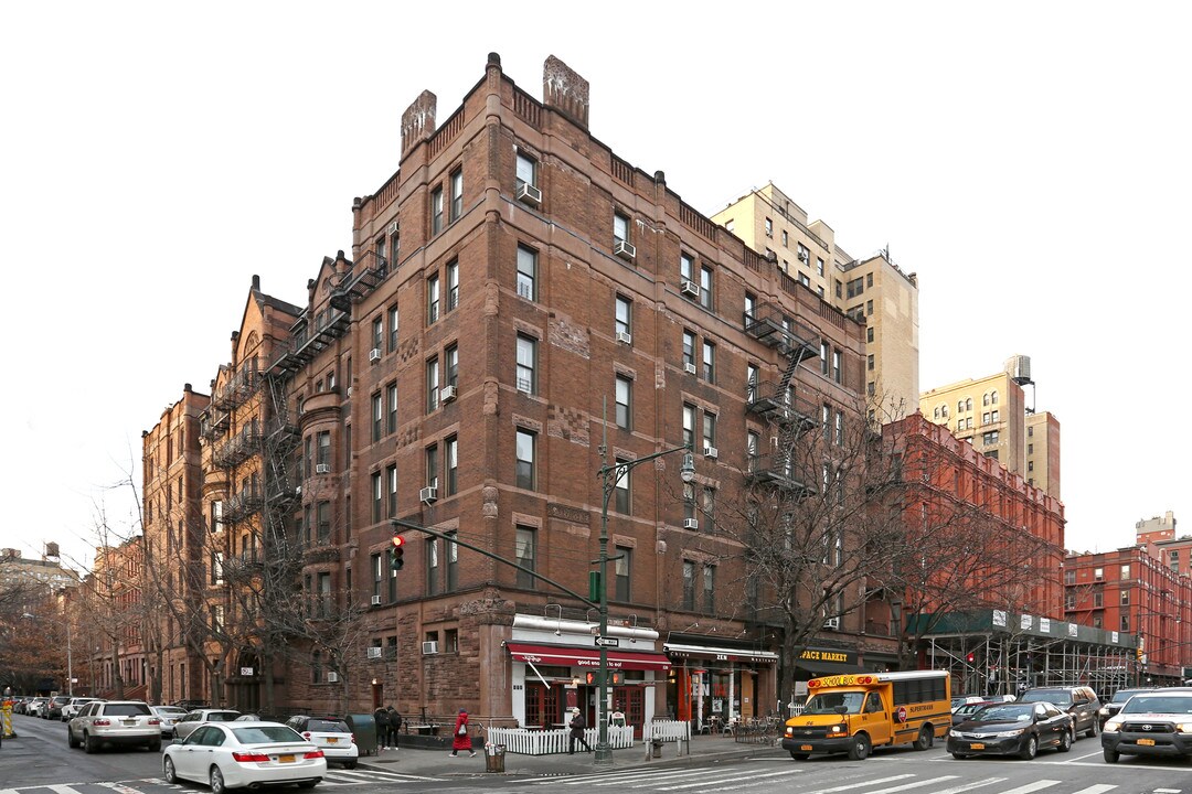 522 Columbus Ave in New York, NY - Building Photo