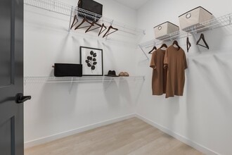 The Belvedere Apartments in Naperville, IL - Building Photo - Building Photo