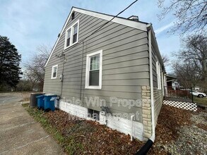 19 S Schlueter Ave in St. Louis, MO - Building Photo - Building Photo