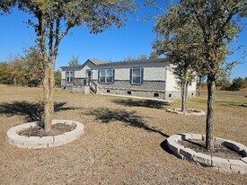 482 McDonald Ln W in Cedar Creek, TX - Building Photo