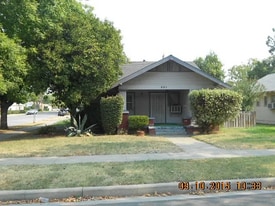 961 W 21st St in Merced, CA - Building Photo