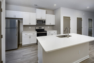 West Park Townhomes in Augusta, GA - Foto de edificio - Interior Photo