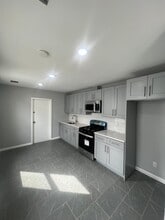 50 9th Ave, Unit 1 in Newark, NJ - Foto de edificio - Building Photo