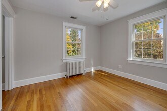 8020 Park Ln in Bethesda, MD - Building Photo - Building Photo