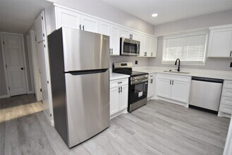 16587 El Camino Real in Houston, TX - Building Photo - Building Photo