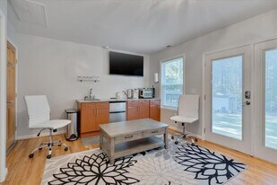 824 Warren Ave in Cary, NC - Building Photo