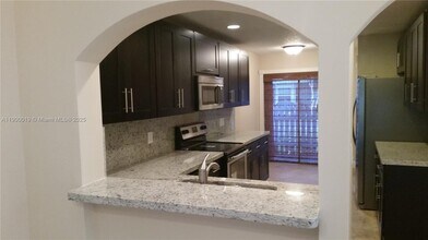 11071 SW 11th Pl in Davie, FL - Building Photo - Building Photo