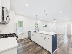 914 Vasquez St in Austin, TX - Building Photo - Building Photo
