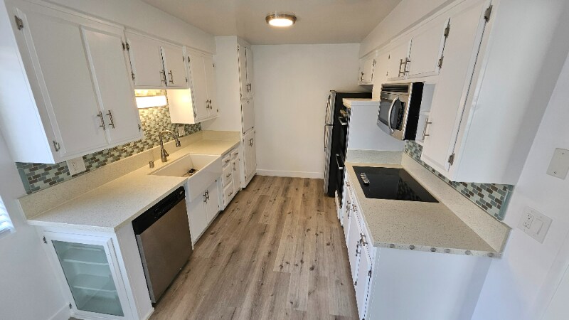 2130 Beachwood Dr in Los Angeles, CA - Building Photo