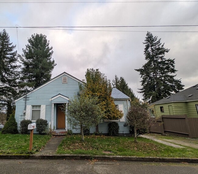 316 S Yantic Ave in Bremerton, WA - Building Photo - Building Photo