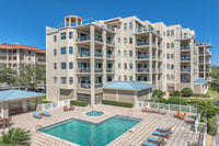 The Dunedin Grand Condominium in Dunedin, FL - Foto de edificio - Primary Photo