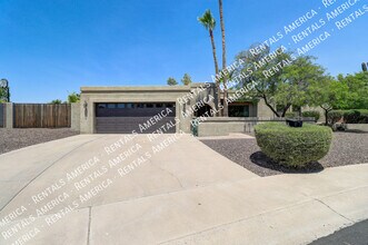 10626 N 41st St in Phoenix, AZ - Foto de edificio - Building Photo