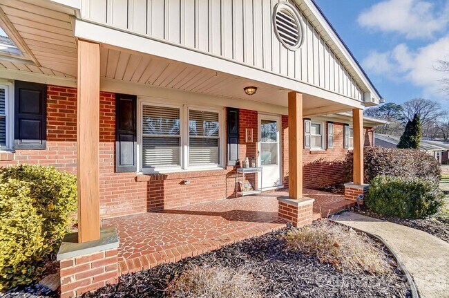 10 Spruce Pine Dr in Belmont, NC - Building Photo - Building Photo