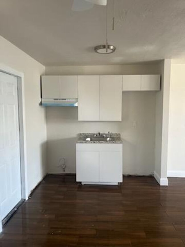 2310 Avenue S in Riviera Beach, FL - Building Photo - Building Photo