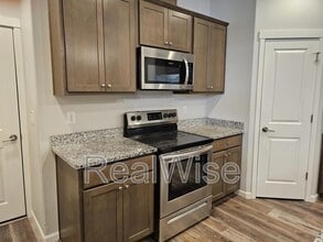 5724 NE 58th Way in Vancouver, WA - Building Photo - Building Photo