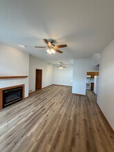 1317-1332 Hillwood Blvd in Pewaukee, WI - Building Photo - Building Photo