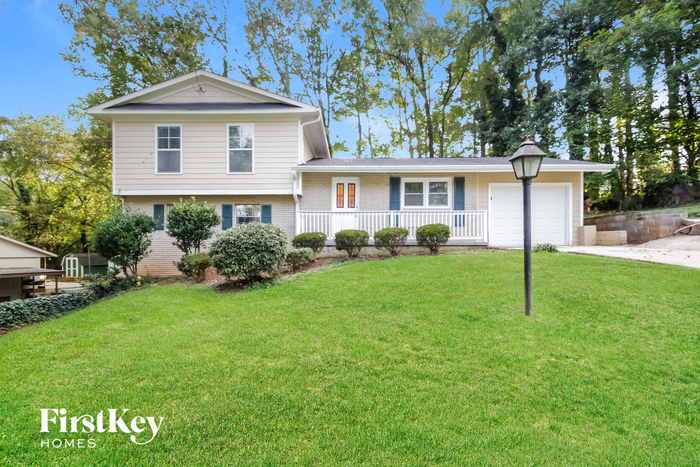 3224 Chisholm Trail SW in Marietta, GA - Building Photo