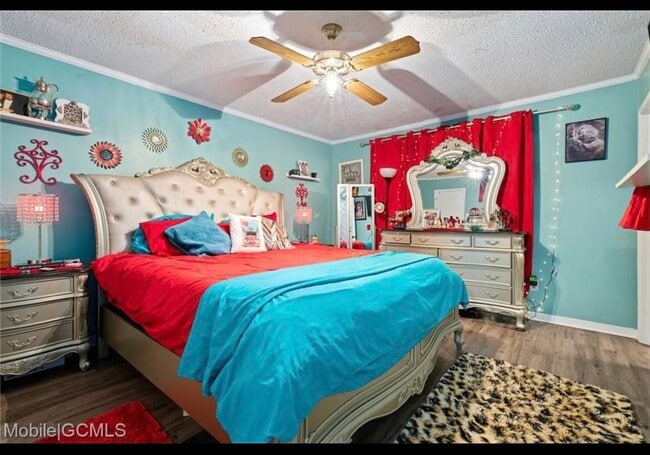 property at 5187 Somerset Dr W