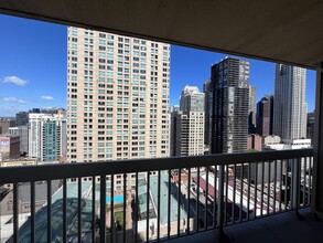 545 N Dearborn St, Unit 545 N Dearborn - 26th Fl. in Chicago, IL - Foto de edificio - Building Photo