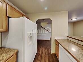 5209 166th St Ct E in Tacoma, WA - Foto de edificio - Building Photo