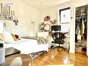 235 E 4th St in New York, NY - Building Photo - Building Photo