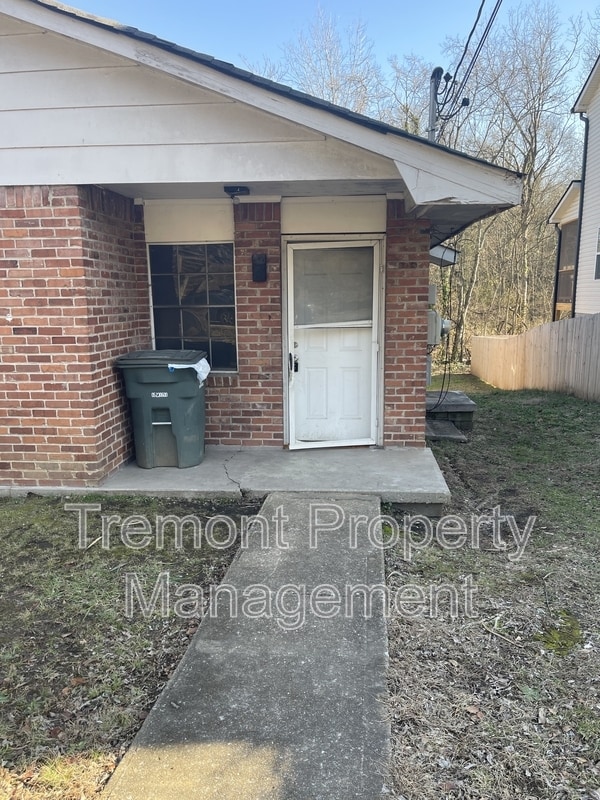 property at 4512 Oakland Ave