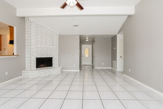 14110 Magnolia Springs Dr in Houston, TX - Building Photo - Building Photo