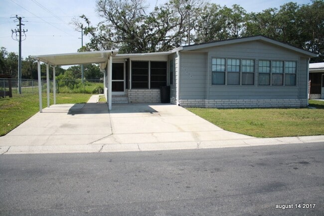 34404 Lodge Dr in Zephyrhills, FL - Building Photo - Building Photo