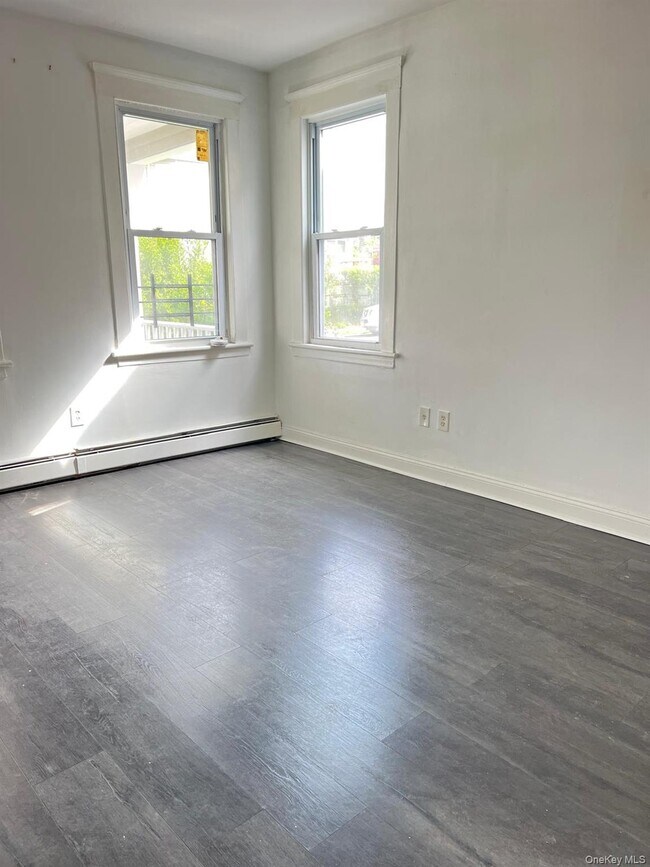 72 Chauncey Ave in New Rochelle, NY - Building Photo - Building Photo