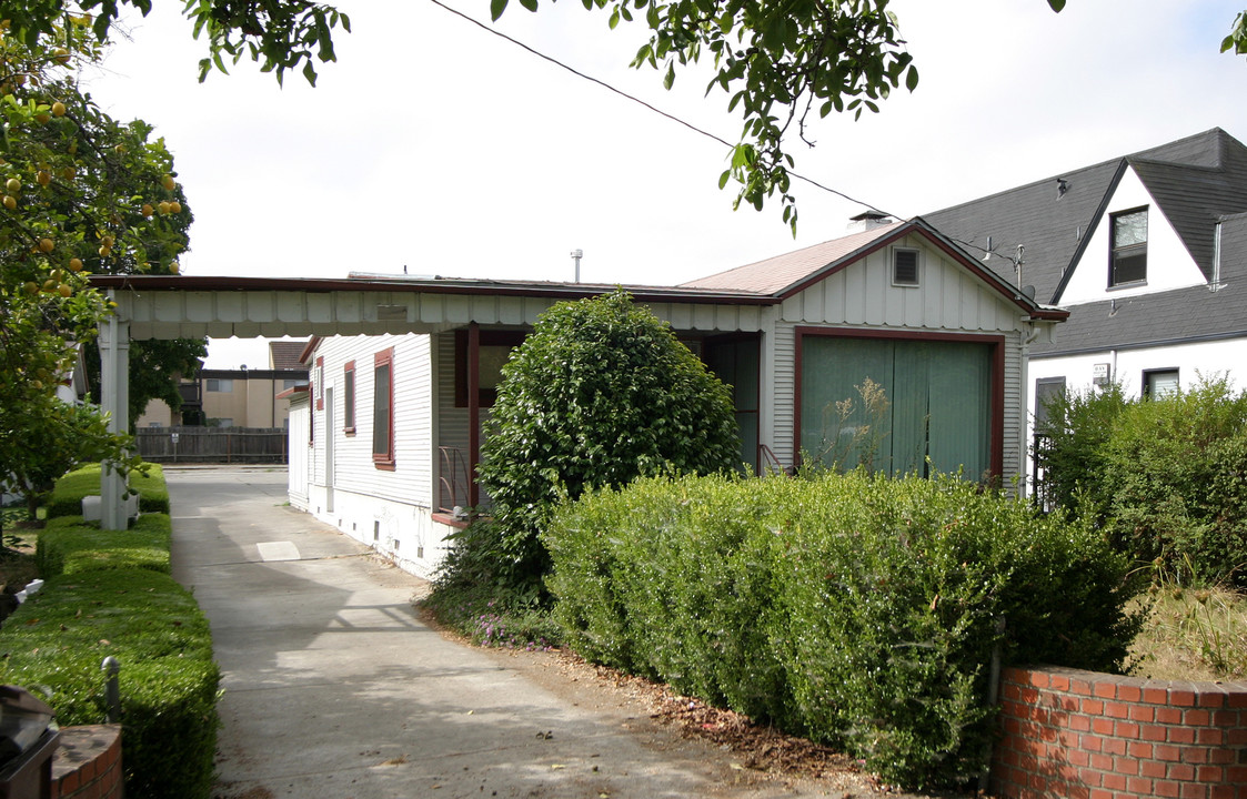 Lewelling Park in San Lorenzo, CA - Building Photo