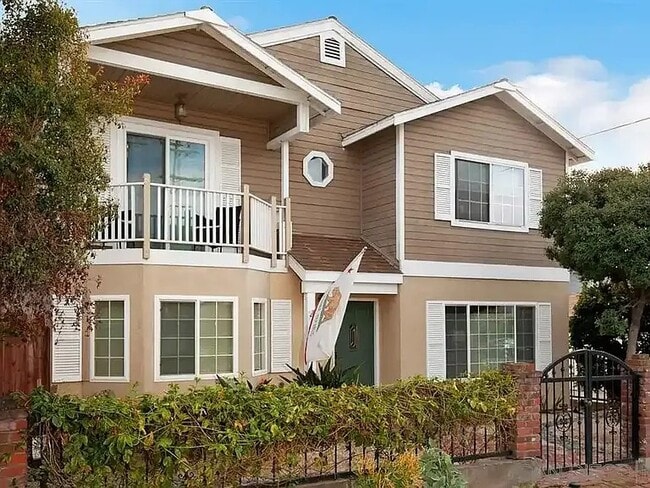 property at 3175 Howard Ave