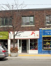 2122-2128 Queen St E in Toronto, ON - Building Photo - Building Photo