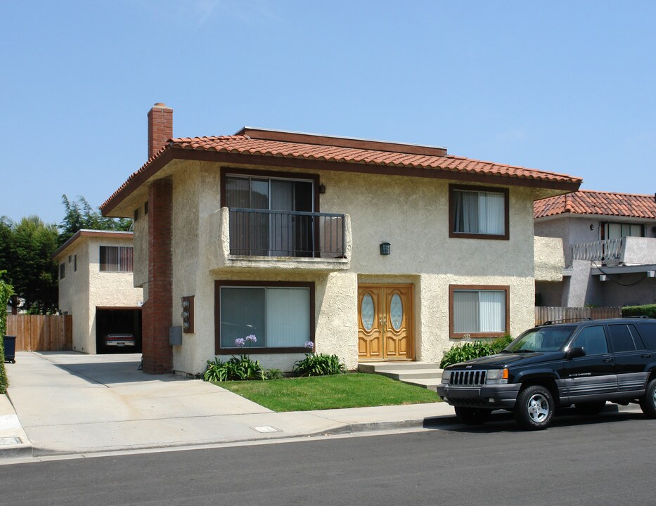 16662 Blanton St in Huntington Beach, CA - Foto de edificio