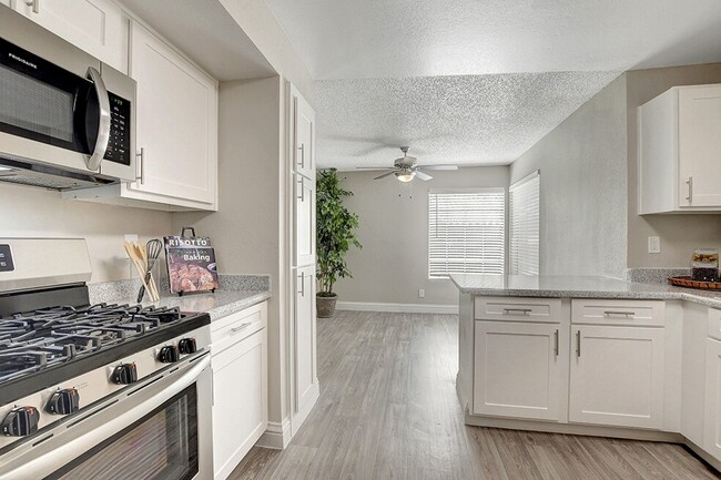 Eagle Trace Apartments in Las Vegas, NV - Building Photo - Building Photo
