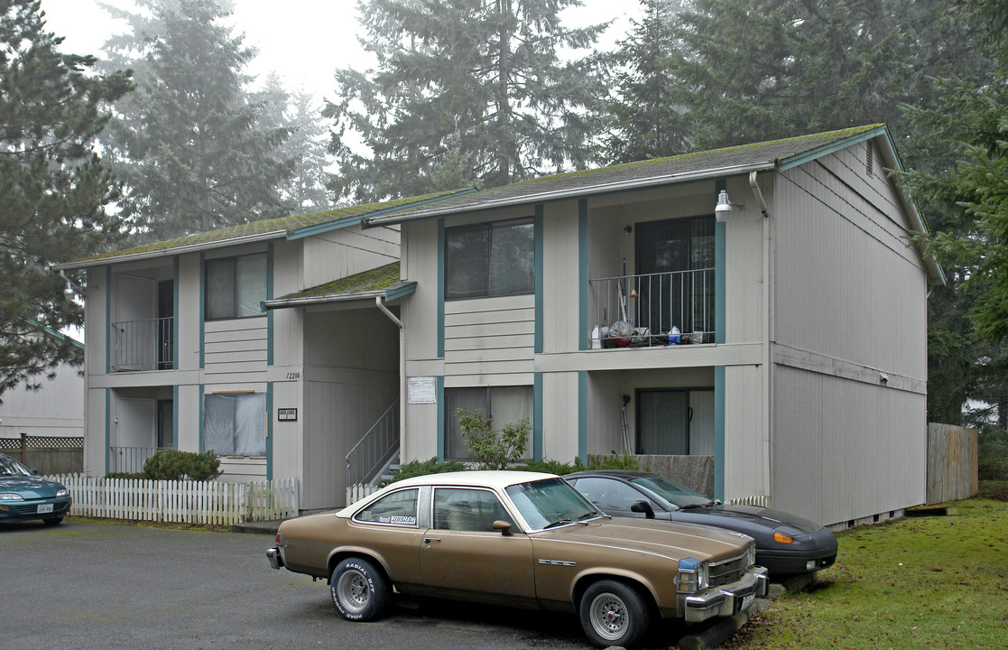 12204 118th Ave E in Puyallup, WA - Building Photo