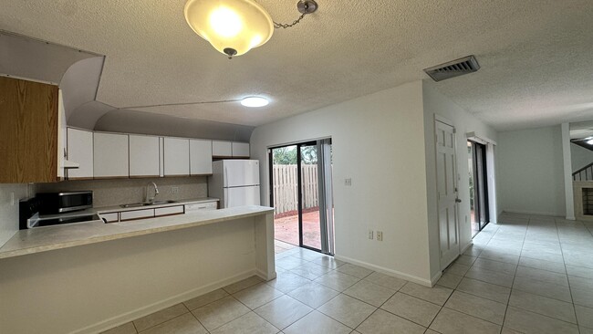 501 5th Ct in Palm Beach Gardens, FL - Building Photo - Building Photo